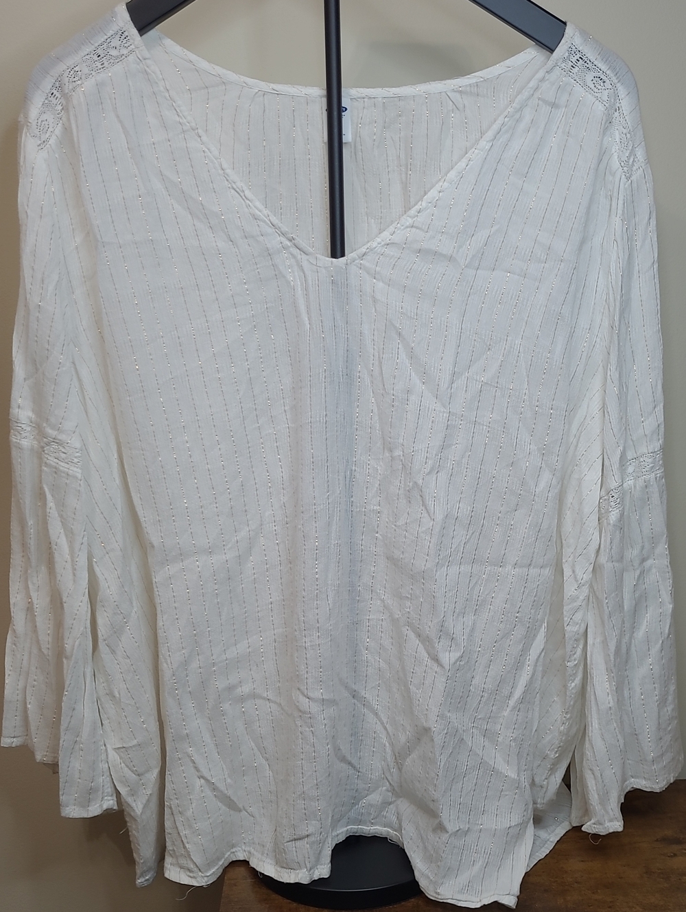 Old Navy White V-Neck Boho Blouse with Goldish Bronze Stripes size XXL